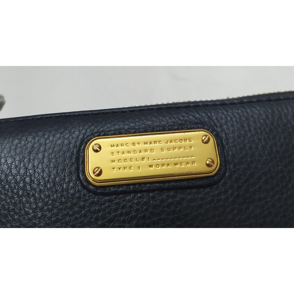 Marc By Marc Jacobs Black Leather Zip Around Credit Card Wallet - Picture 4 of 15